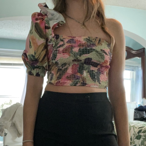One Shoulder Floral Top - Picture 2 of 6